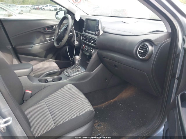 2019 Hyundai Kona Se მანქანა იყიდება აუქციონზე, vin: KM8K12AA5KU243187, აუქციონის ნომერი: 44747653