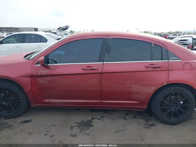 2013 Chrysler 200 Lx მანქანა იყიდება აუქციონზე, vin: 1C3CCBAB3DN671465, აუქციონის ნომერი: 44747810