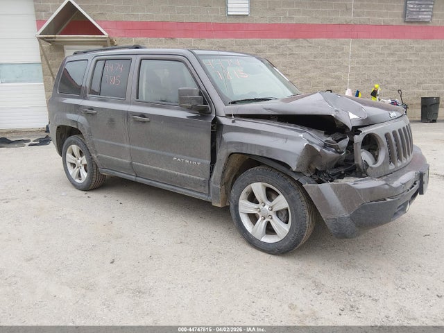 2016 Jeep Patriot Latitude მანქანა იყიდება აუქციონზე, vin: 1C4NJPFA3GD813749, აუქციონის ნომერი: 44747815