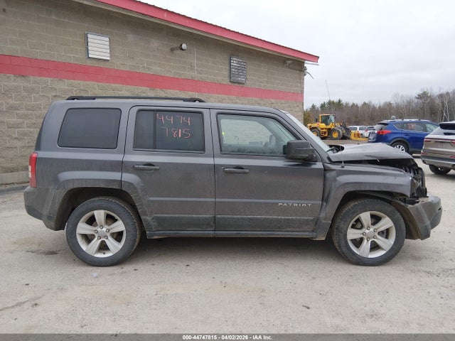 2016 Jeep Patriot Latitude მანქანა იყიდება აუქციონზე, vin: 1C4NJPFA3GD813749, აუქციონის ნომერი: 44747815