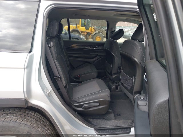 44747877 :رقم المزاد ، 1C4RJKAG8P8700212 vin ، 2023 Jeep Grand Cherokee L Laredo 4x4 مزاد بيع
