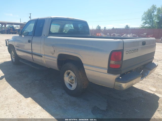 2000 DODGE RAM 1500 3B7HC13Y5YM233950 Photo 2