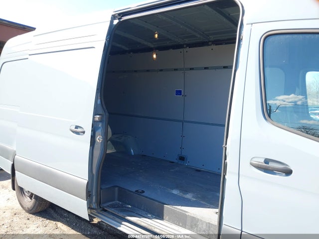 44747967 :رقم المزاد ، W1W4KCHY8RT181985 vin ، 2024 Mercedes-benz Sprinter 2500 High Roof 4-cyl Diesel مزاد بيع
