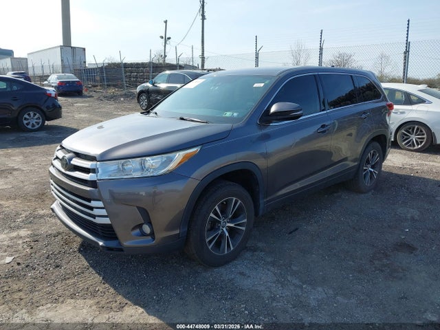 Toyota Highlander Le Plus 2018 5TDZZRFH5JS280091 Image 2