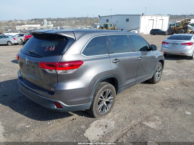 Toyota Highlander Le Plus 2018 5TDZZRFH5JS280091 Image 4