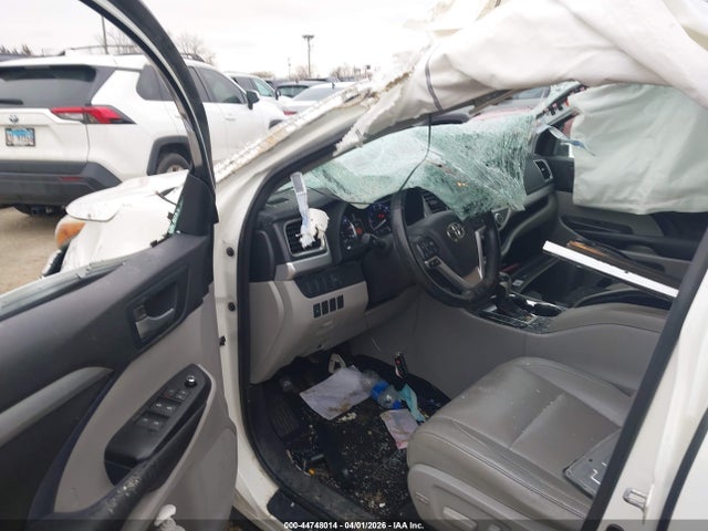 Продаж на аукціоні авто 2015 Toyota Highlander Xle V6, vin: 5TDJKRFH3FS109378, номер лоту: 44748014