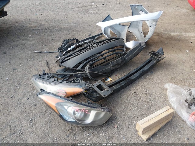 KMHD35LH8EU173283 Hyundai ELANTRA GT