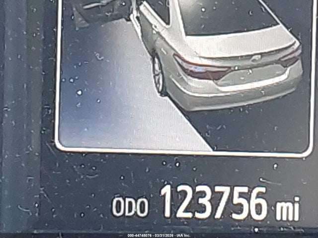 44748076 :رقم المزاد ، 4T1BF1FK1HU620300 vin ، 2017 Toyota Camry Le مزاد بيع