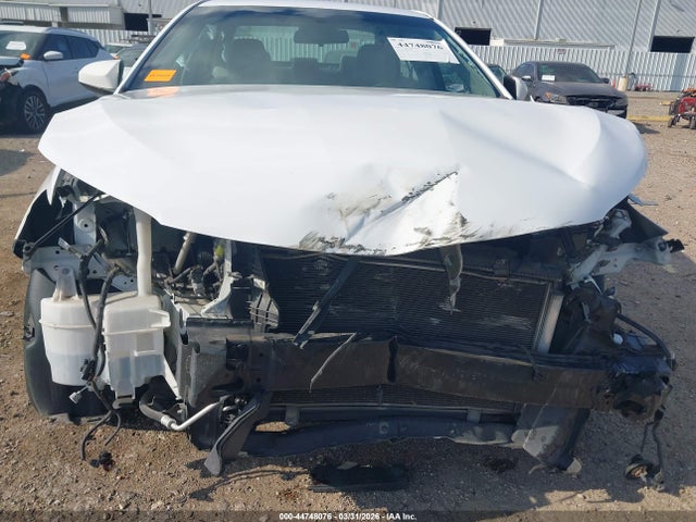 44748076 :رقم المزاد ، 4T1BF1FK1HU620300 vin ، 2017 Toyota Camry Le مزاد بيع