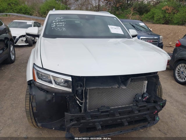 Продаж на аукціоні авто 2022 Volkswagen Atlas Cross Sport 3.6l V6 Sel R-line, vin: 1V2SE2CA9NC213625, номер лоту: 44748313