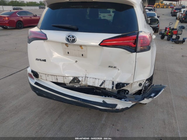 Toyota Rav4 Xle 2018 JTMWFREV9JJ744693 Image 6