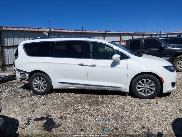 2018 Chrysler Pacifica Touring L მანქანა იყიდება აუქციონზე, vin: 2C4RC1BG1JR193068, აუქციონის ნომერი: 44748349
