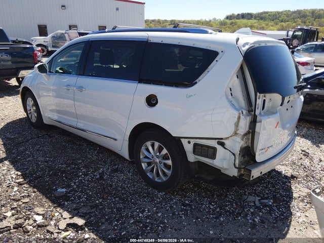2018 Chrysler Pacifica Touring L მანქანა იყიდება აუქციონზე, vin: 2C4RC1BG1JR193068, აუქციონის ნომერი: 44748349