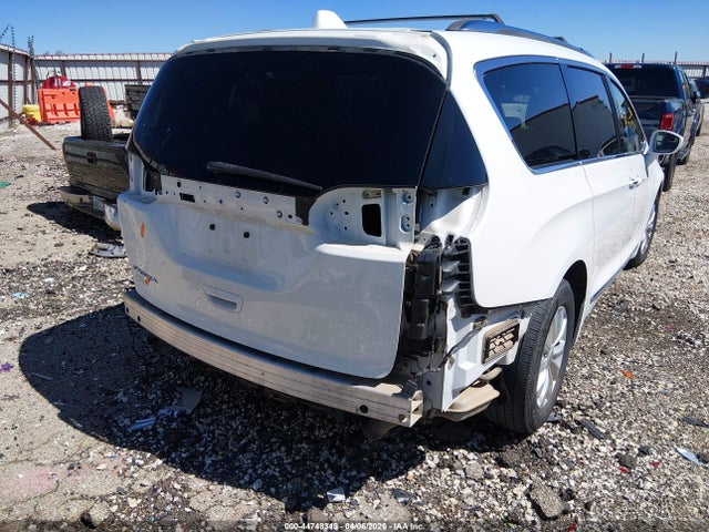 2018 Chrysler Pacifica Touring L მანქანა იყიდება აუქციონზე, vin: 2C4RC1BG1JR193068, აუქციონის ნომერი: 44748349