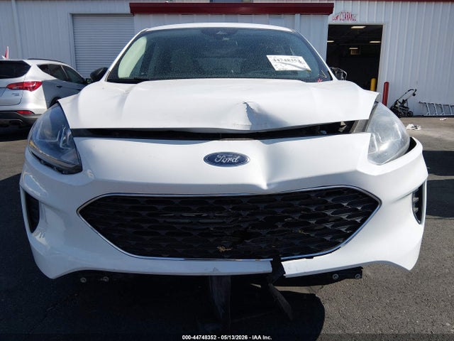 Продажа на аукционе авто 2022 Ford Escape Se Hybrid, vin: 1FMCU0BZ7NUA83421, номер лота: 44748352