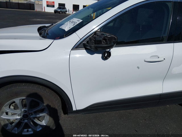 Продажа на аукционе авто 2022 Ford Escape Se Hybrid, vin: 1FMCU0BZ7NUA83421, номер лота: 44748352