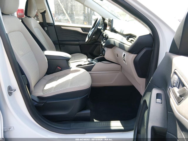 Продажа на аукционе авто 2022 Ford Escape Se Hybrid, vin: 1FMCU0BZ7NUA83421, номер лота: 44748352