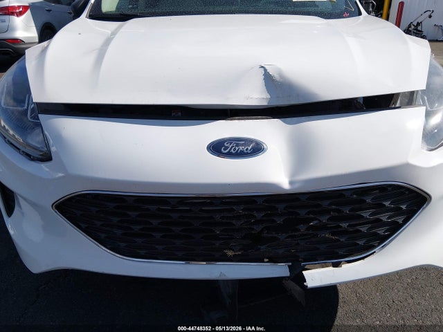 Продажа на аукционе авто 2022 Ford Escape Se Hybrid, vin: 1FMCU0BZ7NUA83421, номер лота: 44748352