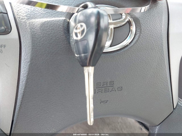 44748580 :رقم المزاد ، 4T4BF3EK1AR051361 vin ، 2010 Toyota Camry Le مزاد بيع