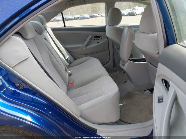 44748580 :رقم المزاد ، 4T4BF3EK1AR051361 vin ، 2010 Toyota Camry Le مزاد بيع