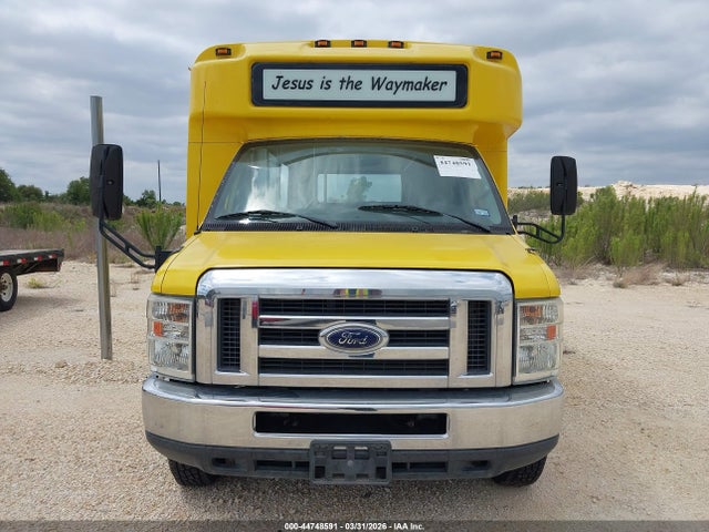 Ford E-450 Cutaway 2016 1FDFE4FS5GDC46617 Image 13