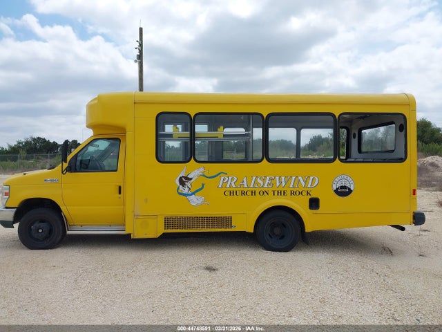 Ford E-450 Cutaway 2016 1FDFE4FS5GDC46617 Image 15