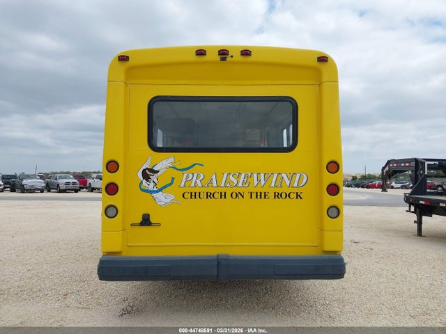 Ford E-450 Cutaway 2016 1FDFE4FS5GDC46617 Image 16