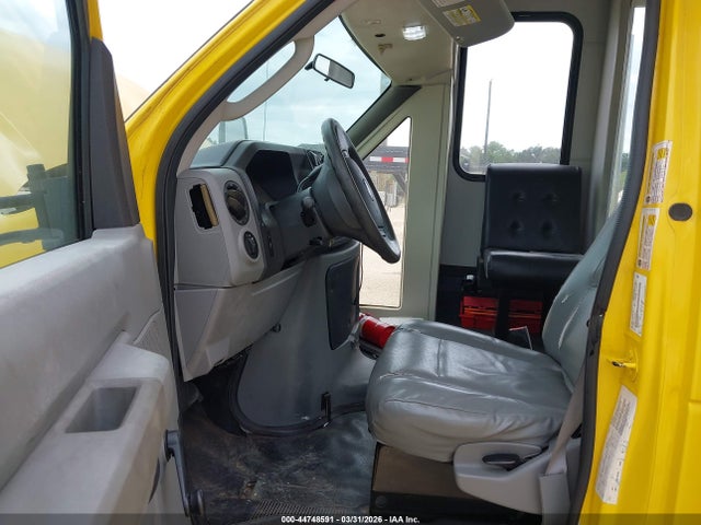 Ford E-450 Cutaway 2016 1FDFE4FS5GDC46617 Image 7