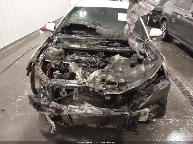 44748608 :رقم المزاد ، 4T1G11AKXMU406573 vin ، 2021 Toyota Camry Se مزاد بيع