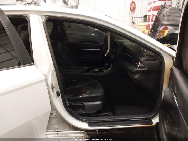 44748608 :رقم المزاد ، 4T1G11AKXMU406573 vin ، 2021 Toyota Camry Se مزاد بيع