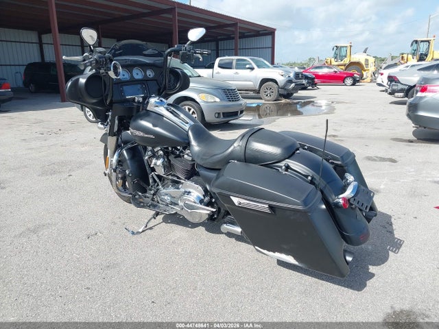 2017 HARLEY-DAVIDSON FLHXS 1HD1KRC17HB641054 Photo 2