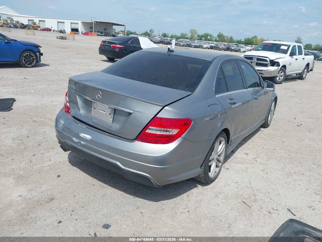 Продаж на аукціоні авто 2012 Mercedes-benz C 250 Sport, vin: WDDGF4HB8CR231194, номер лоту: 44748645