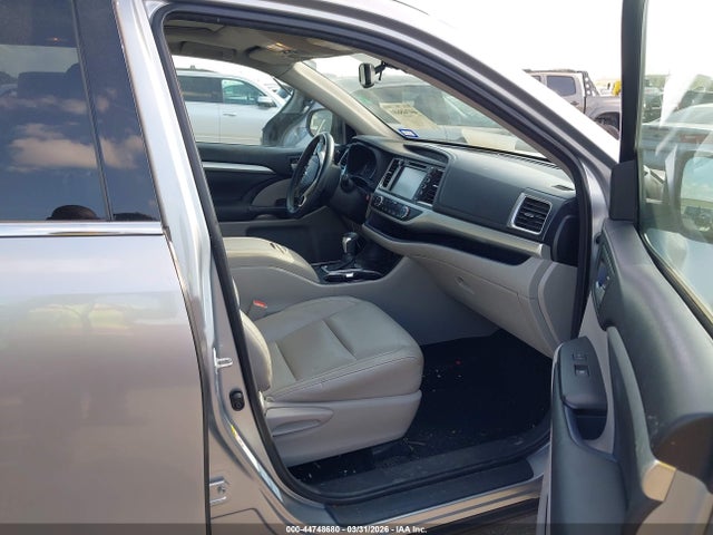 2014 Toyota Highlander Xle V6 მანქანა იყიდება აუქციონზე, vin: 5TDJKRFH5ES062451, აუქციონის ნომერი: 44748680