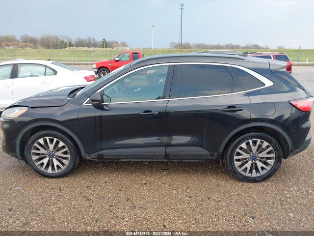 44748733 :رقم المزاد ، 1FMCU9J94LUB10254 vin ، 2020 Ford Escape Titanium مزاد بيع