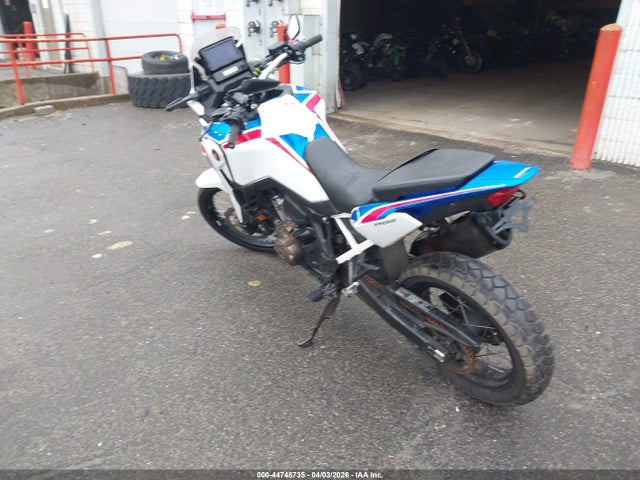 Honda CRF1100 D 2021 JH2SD1005MK100129 Image 3