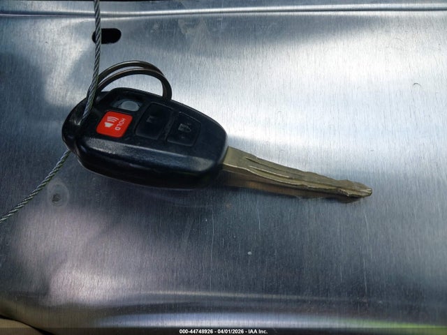 44748926 :رقم المزاد ، JTDKDTB36D1557517 vin ، 2013 Toyota Prius C Two مزاد بيع