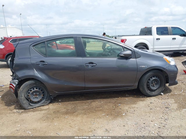 44748926 :رقم المزاد ، JTDKDTB36D1557517 vin ، 2013 Toyota Prius C Two مزاد بيع