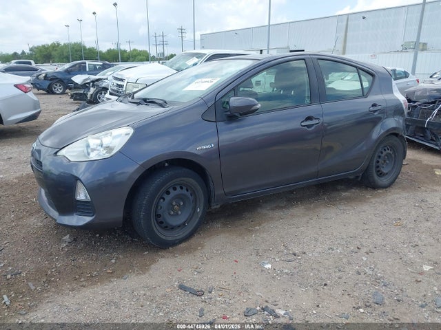 44748926 :رقم المزاد ، JTDKDTB36D1557517 vin ، 2013 Toyota Prius C Two مزاد بيع
