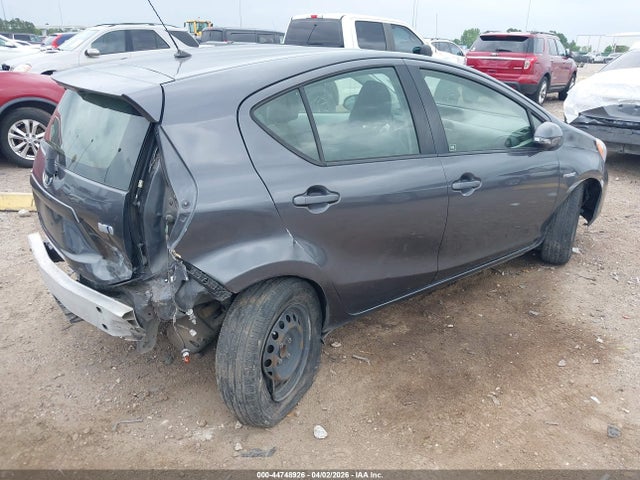 44748926 :رقم المزاد ، JTDKDTB36D1557517 vin ، 2013 Toyota Prius C Two مزاد بيع