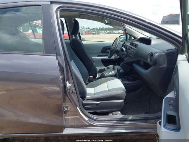 44748926 :رقم المزاد ، JTDKDTB36D1557517 vin ، 2013 Toyota Prius C Two مزاد بيع