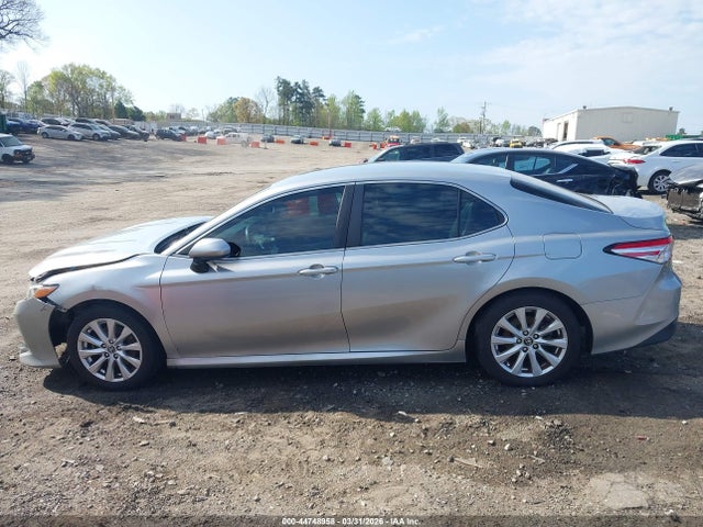 Aukcja sprzedaży 2018 Toyota Camry Le, vin: 4T1B11HK1JU122664, numer aukcji: 44748958