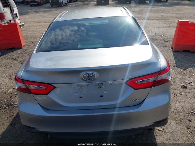 Aukcja sprzedaży 2018 Toyota Camry Le, vin: 4T1B11HK1JU122664, numer aukcji: 44748958