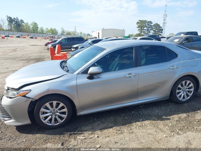 Aukcja sprzedaży 2018 Toyota Camry Le, vin: 4T1B11HK1JU122664, numer aukcji: 44748958