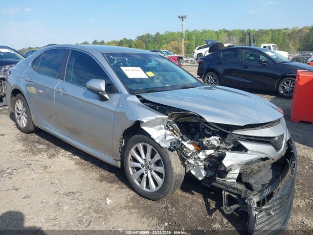 Aukcja sprzedaży 2018 Toyota Camry Le, vin: 4T1B11HK1JU122664, numer aukcji: 44748958