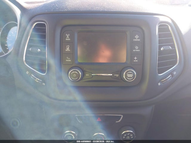 2018 JEEP COMPASS 3C4NJDAB7JT392280 Photo 5