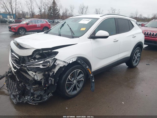 44749086 :رقم المزاد ، KL4MMFSL8MB071189 vin ، 2021 Buick Encore Gx Fwd Essence مزاد بيع