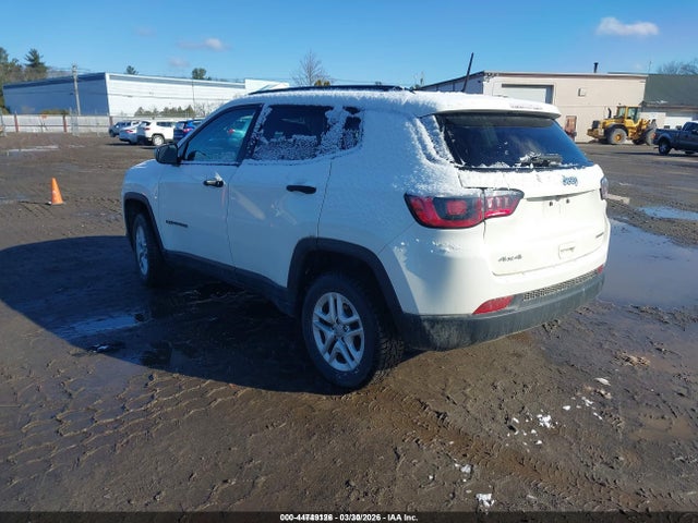 2018 JEEP COMPASS 3C4NJDAB4JT413764 Photo 2