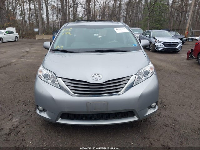 2014 Toyota Sienna Xle V6 8 Passenger მანქანა იყიდება აუქციონზე, vin: 5TDYK3DC0ES446513, აუქციონის ნომერი: 44749183