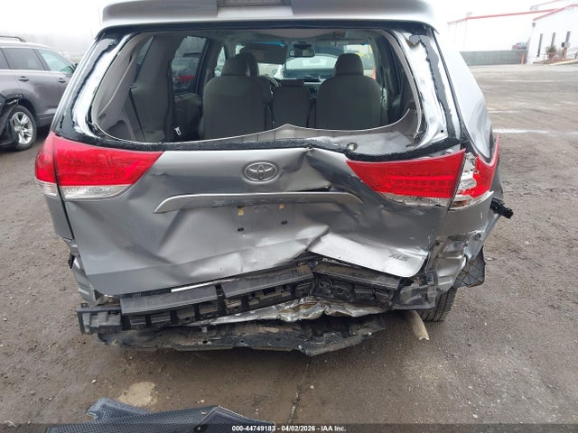 2014 Toyota Sienna Xle V6 8 Passenger მანქანა იყიდება აუქციონზე, vin: 5TDYK3DC0ES446513, აუქციონის ნომერი: 44749183