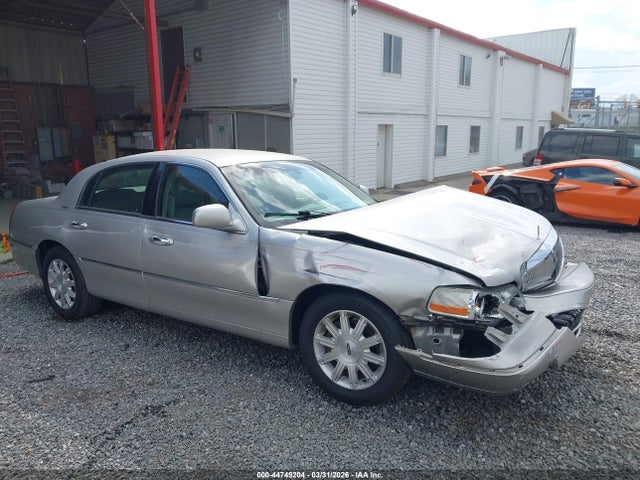 Продаж на аукціоні авто 2011 Lincoln Town Car Signature Limited, vin: 2LNBL8CV7BX750663, номер лоту: 44749204